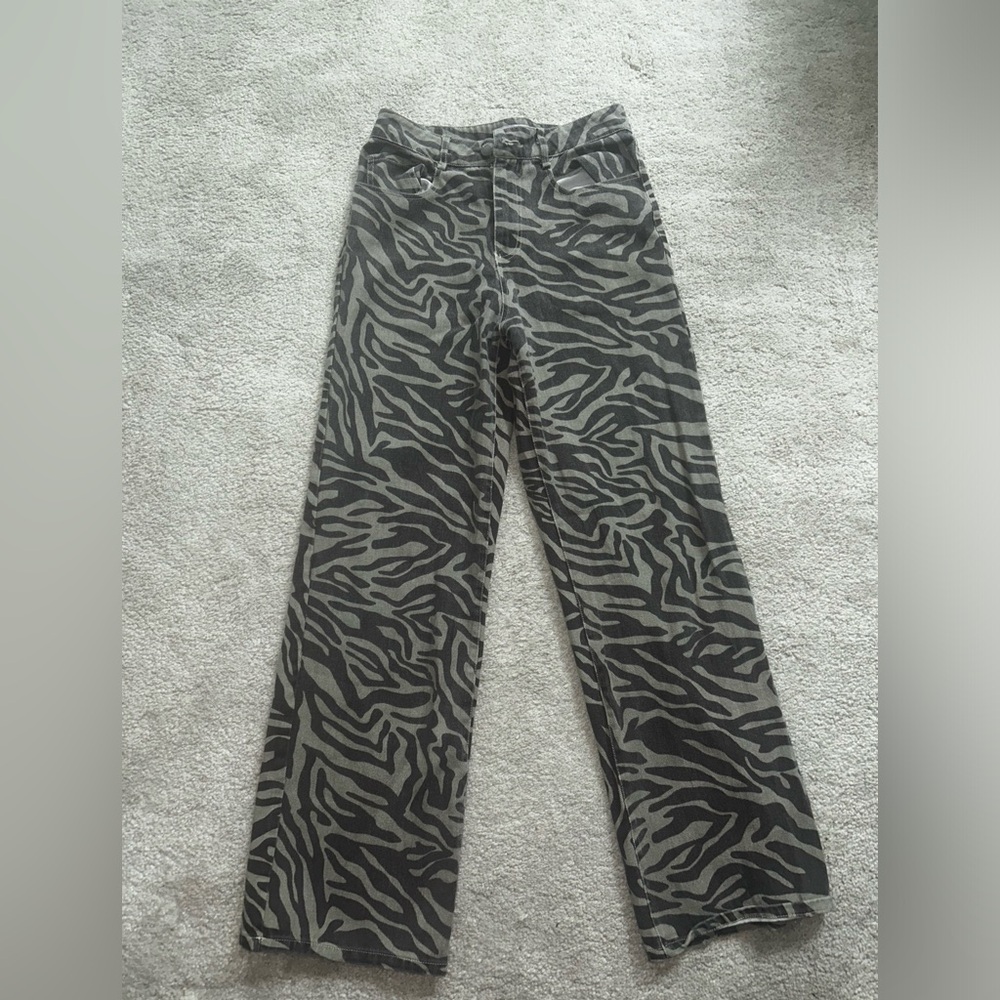 Tillys zebra print